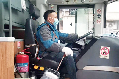 E:2023.1212.28腾博汇游戏官方网站长运金堂：【优异驾驶员】爱岗敬业守初心，，，，，，切记清静万里行——天下蹊径运输清静行车二百万公里优异驾驶员  刘志勇官网刘志勇1.jpg