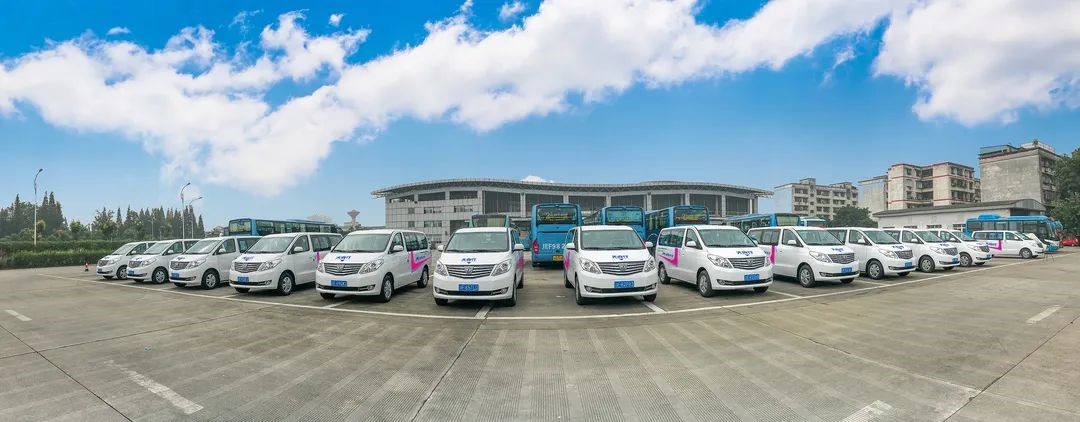 砥砺前行创佳绩，，，，，，乘势而上再出发：天府行用户数破两百万！