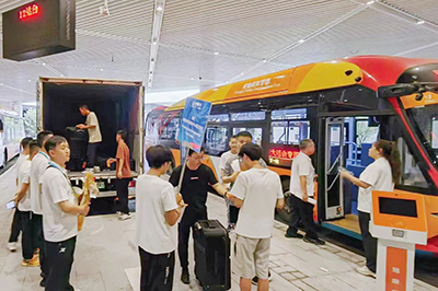 【助力大运】物流抵离部迎来小岑岭，，，，，，，，大运会物流运输井然有序