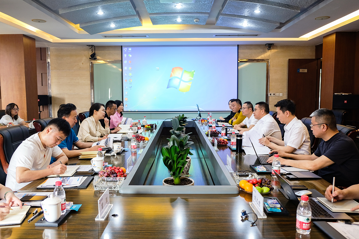 四川省汽车运输自贡集团有限公司董事长陈玉涛一行到腾博汇游戏官方网站运业交流座谈